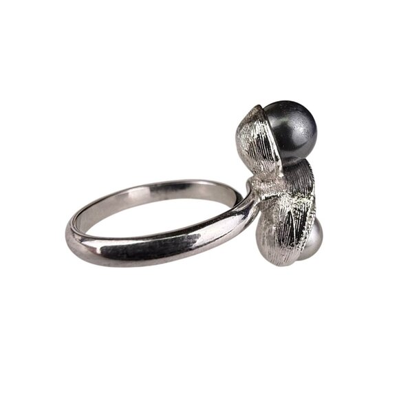 Sarah Coventry Silver Tone Double Pearl Statement Ring Elegant Design Size 5 - Picture 2 of 5